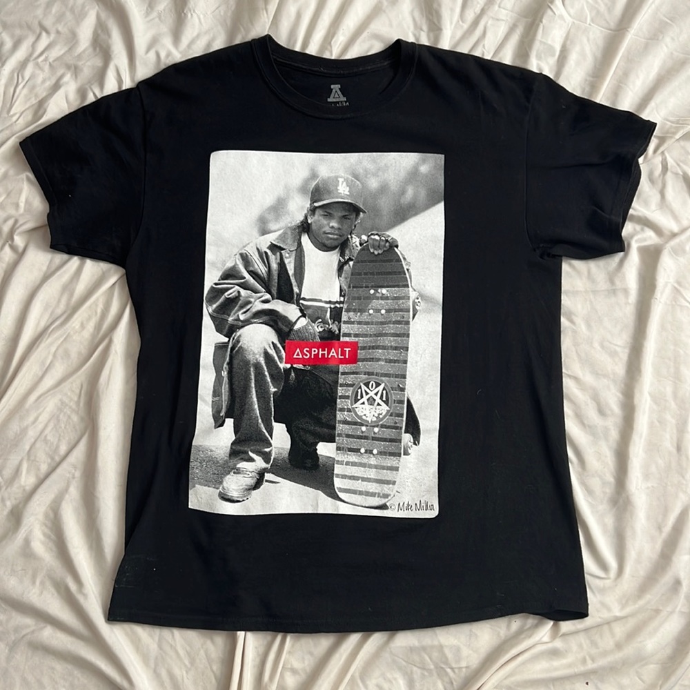 Large Asphalt Yacht club t-shirt Mike Millen easy E colab.